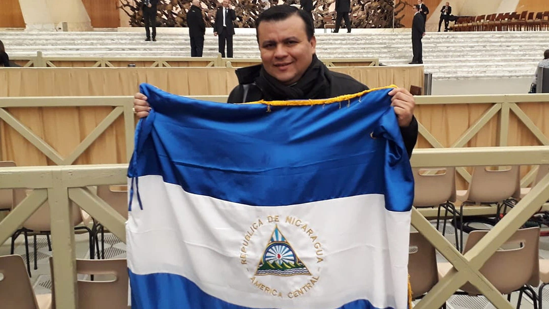 «¡No me dejen solo!», pide Uriel Vallejos, cura asediado en capilla de Nicaragua