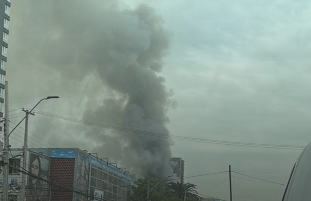 Incendio afecta a cuartel de la PDI en San Miguel