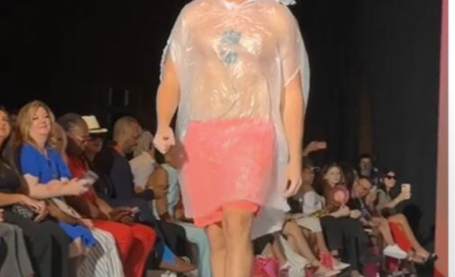 Joven se pone bolsa de plástico y se hace pasar por modelo en la Fashion Week de NY