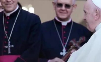 La diócesis de Astaná prohíbe las bendiciones gays: «Tal bendición contradice directa y gravemente la Revelación Divina y la doctrina»