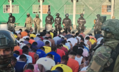 Fuerzas Armadas de Ecuador ejecutan operativos para recuperar control de cárceles en manos de reos