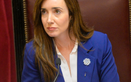 Vicepresidenta argentina celebra que se deje de pagar indemnizaciones a víctimas de la dictadura