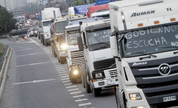 Camioneros: Situación de inseguridad en Chile es desesperada, «así nadie puede trabajar» advierten sus dirigentes.