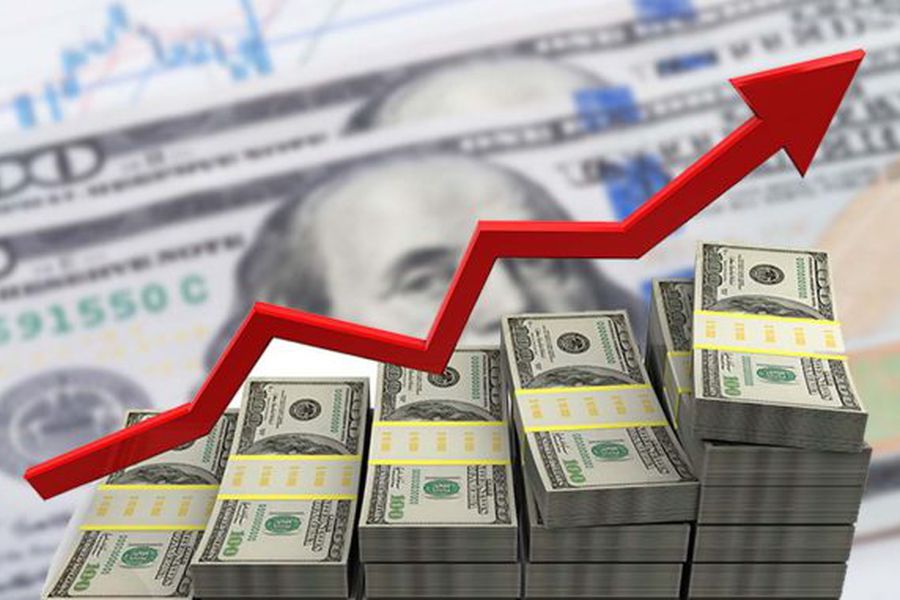 No da tregua: El dólar continúa sobre los $930 y mercado aumenta preocupación por eventual recesión