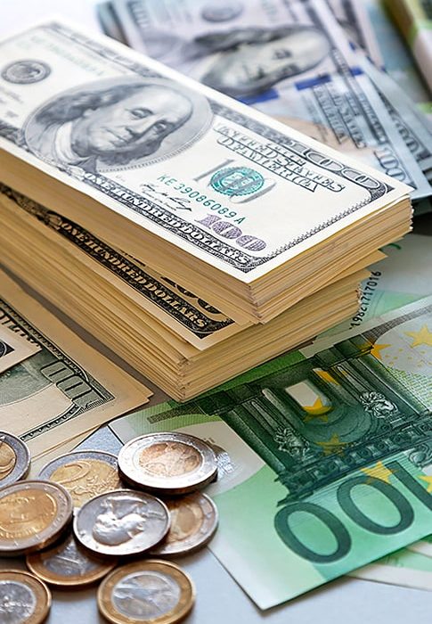 Dólar sigue en caída libre pero expertos reiteran rebote al alza en cualquier momento