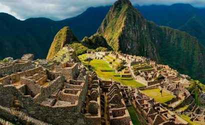Cientos de turistas están varados en Machu Picchu por las protestas en medio de la crisis de Perú 