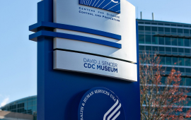 CDC detectaron señales de riesgo de la vacuna contra COVID meses antes, dicen los archivos