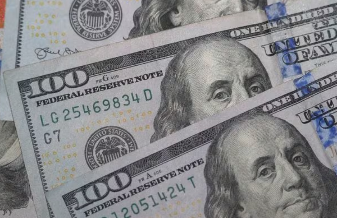 El dólar busca los $880 tras la victoria del En contra en el plebiscito por nueva Constitución