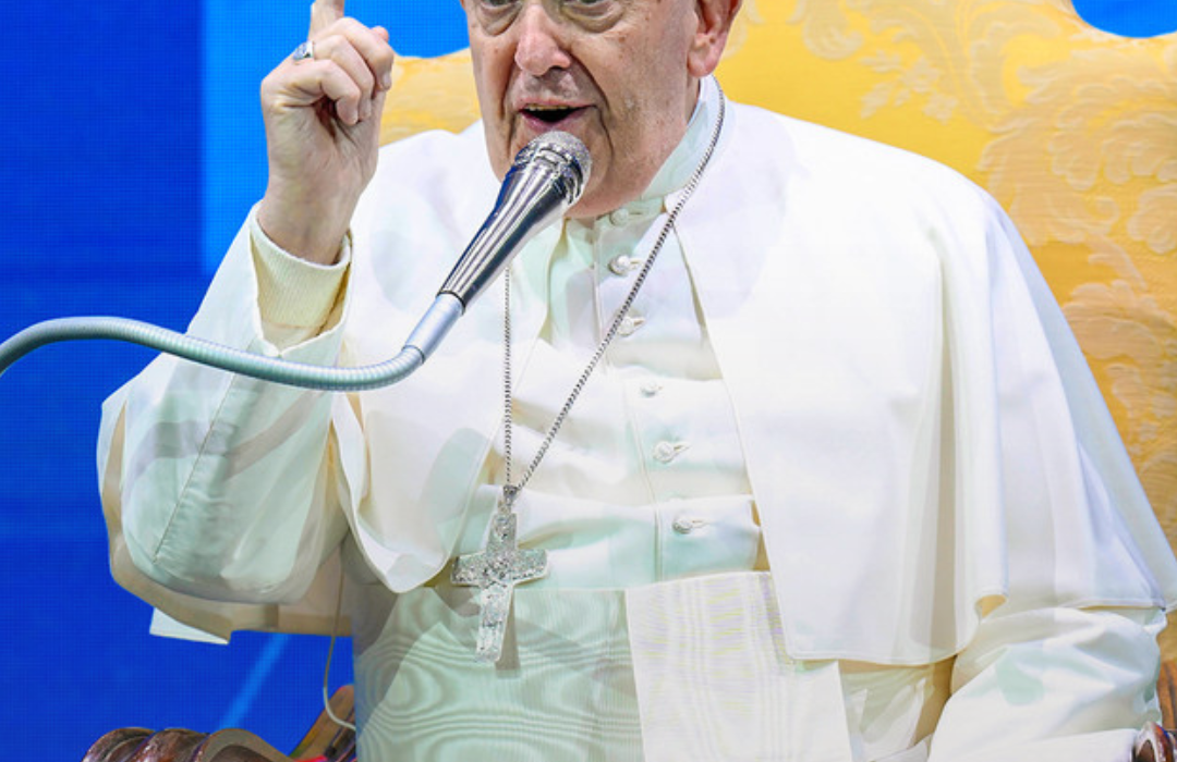 «No faltan perritos, faltan niños»: El papa Francisco insta a invertir en natalidad