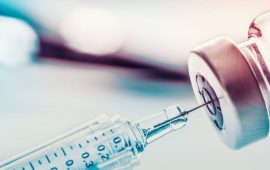 La Comisión Europea suspende la comercialización de la vacuna AstraZeneca